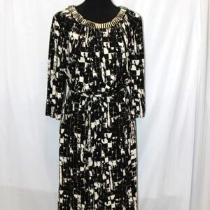 Adrianna Papell Black and white Dress with Silver Link Embellishment